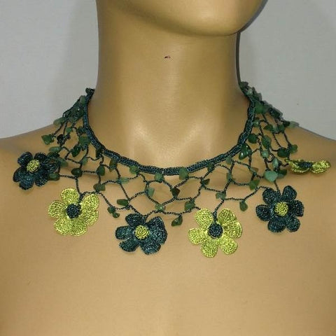 GREEN Choker Necklace with Crocheted Flower and semi precious Jade Stones - pistachio green
